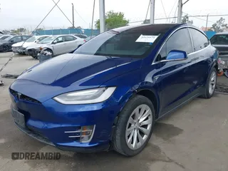 2016 Tesla Model X 70D z VIN 5YJXCBE29GF018794, wystawiony jako IAAI lot #42129574 z przebiegiem 51 814 mil mil oraz . Historia ofert i sprzedaży dostępna na DreamBid. Obrazek 19.