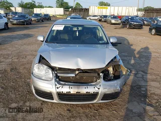 2010 Volkswagen Jetta Limited Edition с VIN 3VWRX7AJ8AM051566, выставлен на аукционе IAAI как лот 42568293 с пробегом 143 017 миль миль и . История ставок и продаж доступна на DreamBid. Изображение 13.