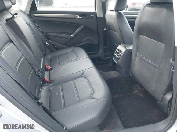 2018 Volkswagen Passat 2.0T SE with VIN 1VWBA7A32JC044389, listed as a IAAI auction lot 41200633 with 93,046 mi miles. Bid and sale history available at carsss.com. Image 8.