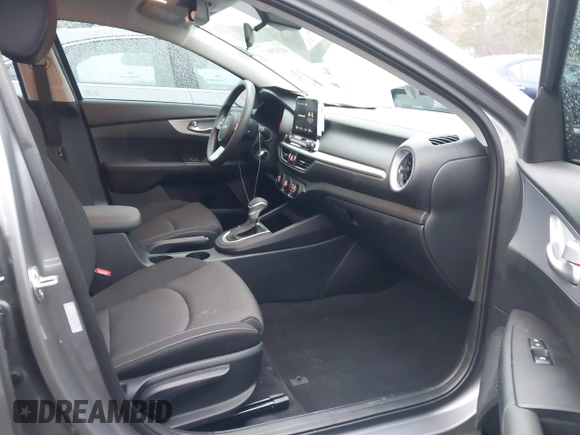 2024 Kia Forte LXS with VIN 3KPF24ADXRE820491, listed as a IAAI auction lot 41526871 with 5,675 mi miles and . Bid and sale history available at DreamBid. Image 5.