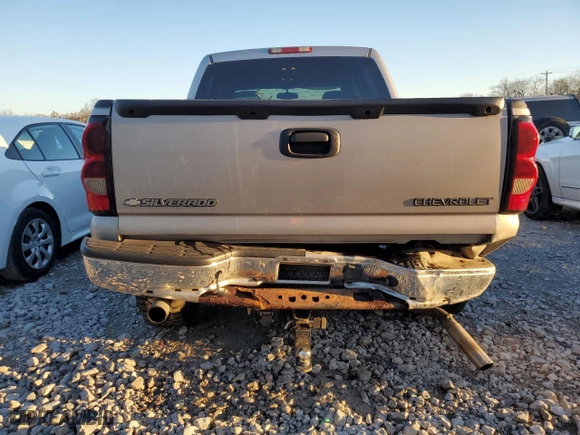 2004 Chevrolet Silverado 1500 Crew Cab LS with VIN 2GCEK13T741353163, listed as a Copart auction lot 79929164 with 215,952 mi miles and Salvage Title. Bid and sale history available at carsss.com. Image 6.