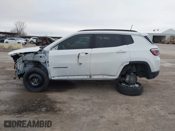 2024 Jeep Compass Latitude Lux with VIN 3C4NJDFN4RT169922, listed as a IAAI auction lot 41564166 with 16,097 mi miles and . Bid and sale history available at DreamBid. Image 14.