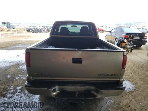 2002 Chevrolet S-10 LS with VIN 1GCDT19WX28203312, listed as a Copart auction lot 50012275 with 253,514 mi miles and Clean Title. Bid and sale history available at carsss.com. Image 6.