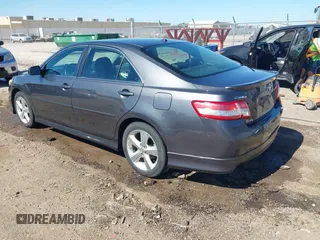 2011 Toyota Camry LE z VIN 4T1BF3EK9BU664694, wystawiony jako IAAI lot #42247007 z przebiegiem 112 306 mil mil oraz . Historia ofert i sprzedaży dostępna na DreamBid. Obrazek 3.