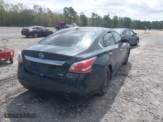 2015 Nissan Altima 2.5 with VIN 1N4AL3AP4FN870179, listed as a IAAI auction lot 41914006 with 227,935 mi miles. Bid and sale history available at carsss.com. Image 4.