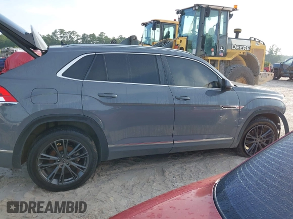 2020 Volkswagen Atlas SEL R-Line with VIN 1V2RE2CA6LC217059, listed as a IAAI auction lot 42440414 with 100,826 mi miles and . Bid and sale history available at DreamBid. Image 14.