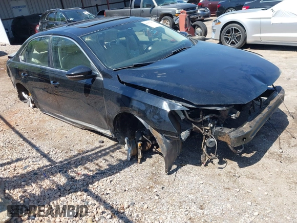 2012 Volkswagen Passat SE z VIN 1VWBH7A37CC065205, wystawiony jako IAAI lot #41977813 z przebiegiem Nie podano mil oraz . Historia ofert i sprzedaży dostępna na DreamBid. Obrazek 1.
