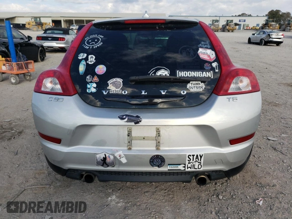 2012 Volvo C30 z VIN YV1672MKXC2286570, wystawiony jako Copart lot #79725734 z przebiegiem 100 661 mil mil oraz Czysty tytuł • Clean title. Historia ofert i sprzedaży dostępna na DreamBid. Obrazek 6.