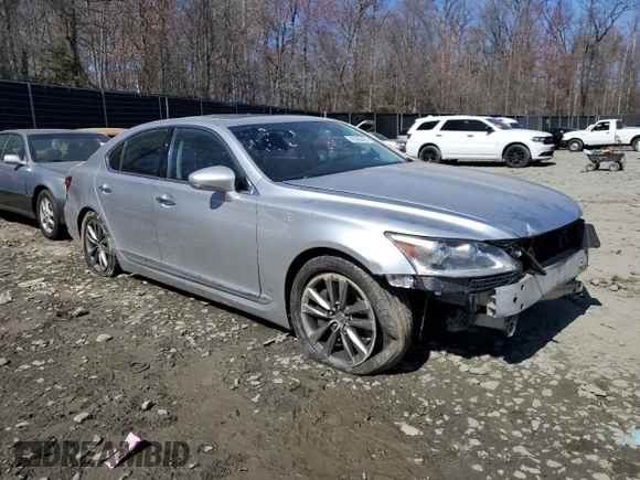 2013 Lexus LS 460 with VIN JTHCL5EF1D5017377, listed as a Copart auction lot 48390465 with 136,366 mi miles and Salvage title. Bid and sale history available at DreamBid. Image 4.