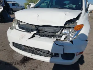 2006 Scion xA z VIN JTKKT624365020332, wystawiony jako IAAI lot #42335748 z przebiegiem 103 621 mil mil oraz . Historia ofert i sprzedaży dostępna na DreamBid. Obrazek 6.