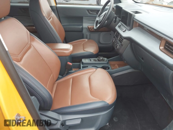 2023 Ford Maverick XL z VIN 3FTTW8E3XPRA65302, wystawiony jako IAAI lot #42251974 z przebiegiem 23 099 mil mil oraz . Historia ofert i sprzedaży dostępna na DreamBid. Obrazek 5.