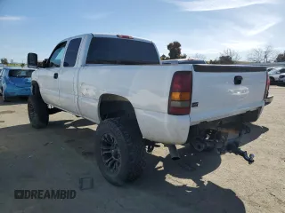 2000 Chevrolet Silverado 1500 LT with VIN 1GCEK19T1YE383285, listed as a Copart auction lot 44754255 with 159,858 mi miles and Salvage Title. Bid and sale history available at carsss.com. Image 2.