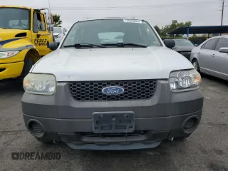 2005 Ford Escape XLS Value with VIN 1FMYU02Z15KC45321, listed as a Copart auction lot 75925824 with 179,408 mi miles and Salvage Title. Bid and sale history available at carsss.com. Image 5.