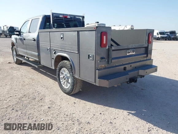 2022 Ford F-350 with VIN 1FT7W3BN6NEE67585, listed as a IAAI auction lot 42010241 with 30,341 mi miles and . Bid and sale history available at DreamBid. Image 3.
