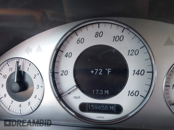 2009 Mercedes-Benz E-Class Luxury 3.5L with VIN WDBUF56X99B407610, listed as a IAAI auction lot 42173139 with 159,658 mi miles. Bid and sale history available at carsss.com. Image 7.