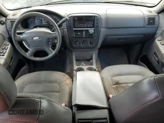 2002 Ford Explorer XLS z VIN 1FMZU62K72ZC72438, wystawiony jako Copart lot #54696755 z przebiegiem 307 775 mil mil oraz Czysty tytuł • Clean title. Historia ofert i sprzedaży dostępna na DreamBid. Obrazek 8.