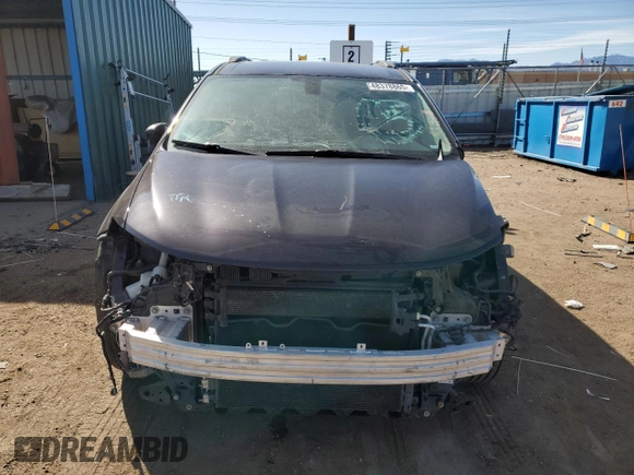 2017 Chrysler Pacifica Touring L z VIN 2C4RC1BG3HR569490, wystawiony jako Copart lot #48378865 z przebiegiem 144 016 mil mil oraz Szkoda całkowita • Salvage title. Historia ofert i sprzedaży dostępna na DreamBid. Obrazek 5.