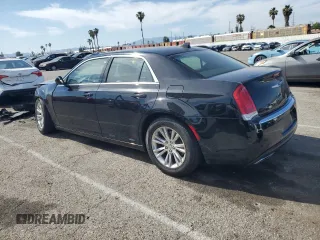 2017 Chrysler 300 Limited z VIN 2C3CCAAG7HH548384, wystawiony jako Copart lot #52694375 z przebiegiem 150 765 mil mil oraz Szkoda całkowita • Salvage title. Historia ofert i sprzedaży dostępna na DreamBid. Obrazek 2.