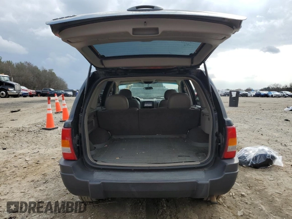 2003 Jeep Grand Cherokee Laredo with VIN 1J4GX48S43C609354, listed as a Copart auction lot 43924595 with 212,949 mi miles and Salvage Title. Bid and sale history available at carsss.com. Image 6.