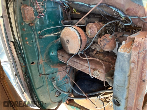 1953 Chevrolet Suburban z VIN H53K032117, wystawiony jako Copart lot #45568985 z przebiegiem Nie podano mil oraz Czysty tytuł • Clean title. Historia ofert i sprzedaży dostępna na DreamBid. Obrazek 7.