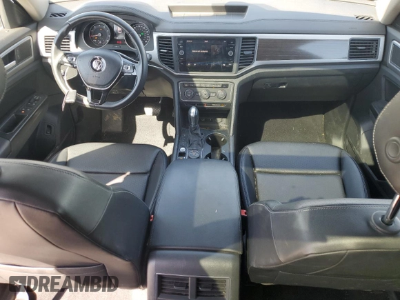 2019 Volkswagen Atlas SE z VIN 1V2UR2CA5KC603873, wystawiony jako Copart lot #50532035 z przebiegiem 61 136 mil mil oraz Szkoda całkowita • Salvage title. Historia ofert i sprzedaży dostępna na DreamBid. Obrazek 8.