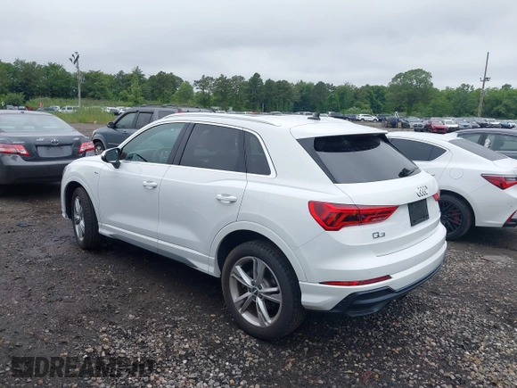 2020 Audi Q3 S line Premium with VIN WA1DECF30L1115390, listed as a IAAI auction lot 42503728 with 18,556 mi miles and . Bid and sale history available at DreamBid. Image 3.