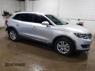2017 Lincoln MKX Premiere z VIN 2LMPJ6JR5HBL50858, wystawiony jako Copart lot #54021395 z przebiegiem 101 480 mil mil oraz Szkoda całkowita • Salvage title. Historia ofert i sprzedaży dostępna na DreamBid. Obrazek 4.