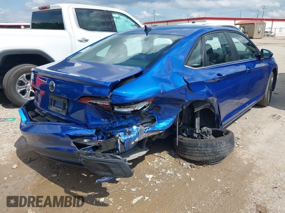 2024 Volkswagen Jetta SE with VIN 3VWEM7BU9RM007894, listed as a IAAI auction lot 42116799 with 35,023 mi miles and . Bid and sale history available at DreamBid. Image 4.