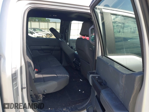 2023 Ford F-150 XL z VIN 1FTEW1CPXPKD29306, wystawiony jako IAAI lot #42616678 z przebiegiem 73 861 mil mil oraz . Historia ofert i sprzedaży dostępna na DreamBid. Obrazek 8.