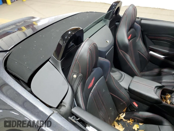 2021 Aston Martin Vantage z VIN SCFSMGBW2MGP05338, wystawiony jako Copart lot #80123274 z przebiegiem Nie podano mil oraz Szkody całkowita. Historia ofert i sprzedaży dostępna na DreamBid. Obrazek 11.
