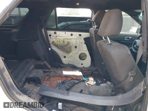 2017 Ford Police Interceptor Utility z VIN 1FM5K8ARXHGB40700, wystawiony jako IAAI lot #42264375 z przebiegiem Nie podano mil oraz . Historia ofert i sprzedaży dostępna na DreamBid. Obrazek 8.