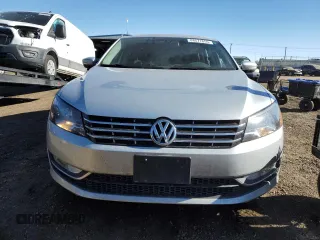 2015 Volkswagen Passat SEL Premium z VIN 1VWCV7A30FC093090, wystawiony jako Copart lot #88577655 z przebiegiem 63 000 mil mil oraz Szkoda całkowita • Salvage title. Historia ofert i sprzedaży dostępna na DreamBid. Obrazek 5.