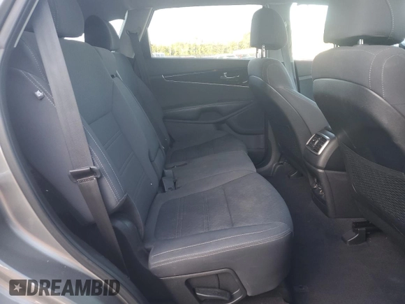 2017 Kia Sorento LX z VIN 5XYPGDA36HG263139, wystawiony jako Copart lot #52196675 z przebiegiem 89 401 mil mil oraz Szkoda całkowita • Salvage title. Historia ofert i sprzedaży dostępna na DreamBid. Obrazek 11.