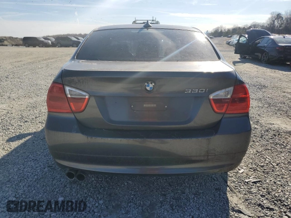 2006 BMW 3 Series 330i z VIN WBAVB33566KR76710, wystawiony jako Copart lot #87528795 z przebiegiem 128 863 mil mil oraz Czysty tytuł • Clean title. Historia ofert i sprzedaży dostępna na DreamBid. Obrazek 6.