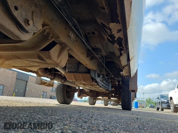 2011 Ford F-350 Platinum с VIN 1FT7W3B60BEB77928, выставлен на аукционе IAAI как лот 42626946 с пробегом 429 347 миль миль и . История ставок и продаж доступна на DreamBid. Изображение 26.