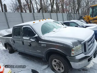 2005 Ford Super Duty F-250 XL with VIN 1FTSW21P05EA15266, listed as a IAAI auction lot 41625540 with 248,211 mi miles. Bid and sale history available at carsss.com. Image 13.
