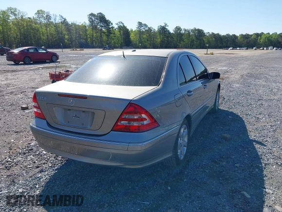 2006 Mercedes-Benz C 230 Sport z VIN WDBRF56HX6F766189, wystawiony jako IAAI lot #41988471 z przebiegiem 104 881 mil mil oraz . Historia ofert i sprzedaży dostępna na DreamBid. Obrazek 4.