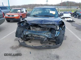 2017 Chevrolet Equinox LS z VIN 2GNALBEK0H1535810, wystawiony jako IAAI lot #41825752 z przebiegiem 175 523 mil mil oraz . Historia ofert i sprzedaży dostępna na DreamBid. Obrazek 6.