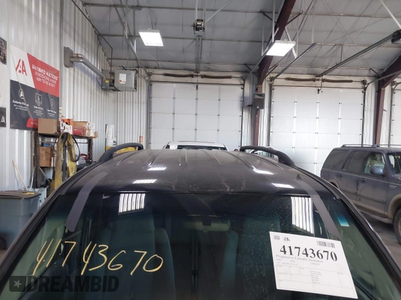 2005 Jeep Liberty Sport with VIN 1J4GL48K55W711355, listed as a IAAI auction lot 41743670 with 226,160 mi miles and . Bid and sale history available at carsss.com. Image 16.
