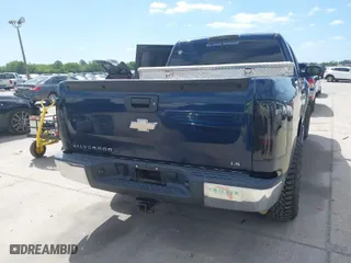 2008 Chevrolet Silverado 1500 LT w/1LT with VIN 2GCEK13C181173196, listed as a IAAI auction lot 41954657 with 212,388 mi miles. Bid and sale history available at carsss.com. Image 16.