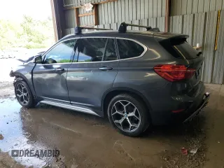2018 BMW X1 xDrive28i z VIN WBXHT3C31J5L28049, wystawiony jako Copart lot #57496465 z przebiegiem 117 591 mil mil oraz Czysty tytuł • Clean title. Historia ofert i sprzedaży dostępna na DreamBid. Obrazek 2.