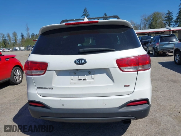 2016 Kia Sorento LX with VIN 5XYPGDA35GG060533, listed as a IAAI auction lot 42033268 with 183,057 mi miles. Bid and sale history available at carsss.com. Image 17.