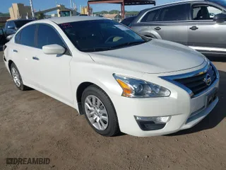 2015 Nissan Altima 2.5 S with VIN 1N4AL3AP5FC430595, listed as a IAAI auction lot 41970261 with 126,199 mi miles. Bid and sale history available at carsss.com. Image 1.