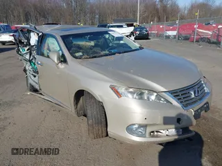 2012 Lexus ES 330 z VIN JTHBK1EG5C2511662, wystawiony jako IAAI lot #42047782 z przebiegiem 110 453 mil mil oraz . Historia ofert i sprzedaży dostępna na DreamBid. Obrazek 1.
