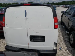 2017 Chevrolet Express Cargo z VIN 1GCWGAFG0H1321543, wystawiony jako Copart lot #56884035 z przebiegiem 125 311 mil mil oraz Szkoda całkowita • Salvage title. Historia ofert i sprzedaży dostępna na DreamBid. Obrazek 6.