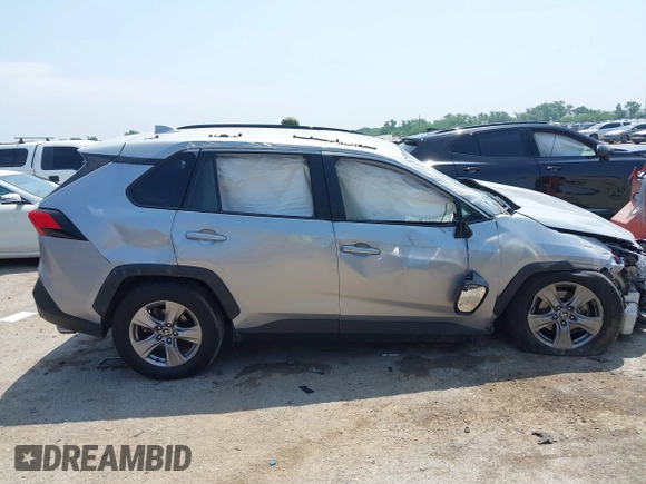 2022 Toyota RAV4 XLE with VIN 2T3P1RFV5NW260495, listed as a IAAI auction lot 42321407 with 69,538 mi miles and . Bid and sale history available at DreamBid. Image 13.