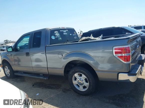 2013 Ford F-150 XL z VIN 1FTEX1CM1DFC12866, wystawiony jako IAAI lot #42609926 z przebiegiem 316 081 mil mil oraz . Historia ofert i sprzedaży dostępna na DreamBid. Obrazek 14.