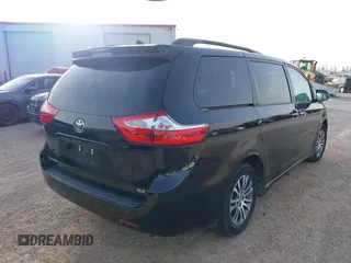 2019 Toyota Sienna XLE Auto Access Seat with VIN 5TDYZ3DCXKS986393, listed as a IAAI auction lot 41451840 with 93,424 mi miles. Bid and sale history available at carsss.com. Image 4.