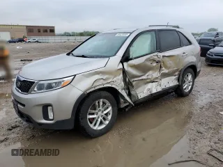 2015 Kia Sorento LX z VIN 5XYKTCA68FG656616, wystawiony jako Copart lot #54429205 z przebiegiem 185 225 mil mil oraz Szkoda całkowita • Salvage title. Historia ofert i sprzedaży dostępna na DreamBid. Obrazek 1.