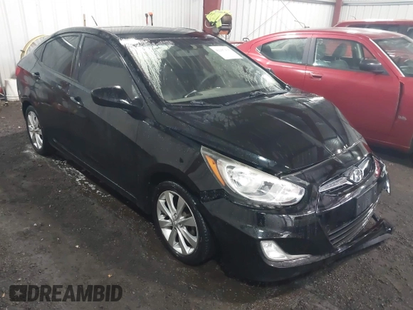 2012 Hyundai Accent GLS z VIN KMHCU4AEXCU059553, wystawiony jako IAAI lot #42207435 z przebiegiem 122 796 mil mil oraz . Historia ofert i sprzedaży dostępna na DreamBid. Obrazek 1.